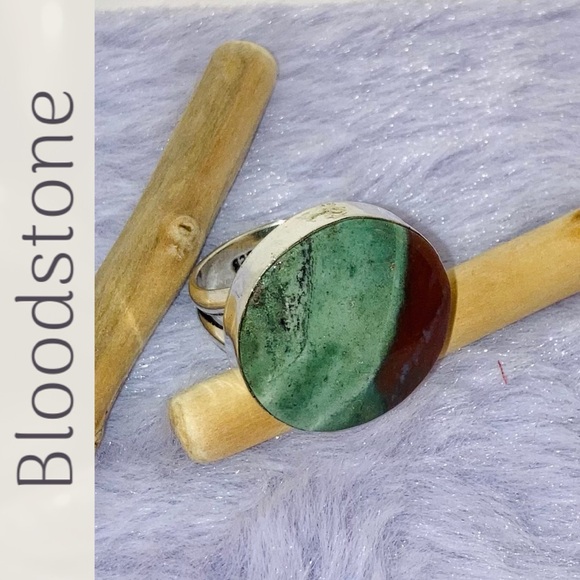 Bloodstone Gemstone Chunky Handmade Ring - Picture 6 of 6